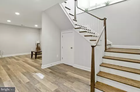 Entry Way - 6838 Saint Albans Rd, Mclean, VA 22101 photo 13 of 14