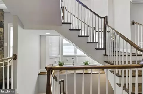 Entry Way - 6838 Saint Albans Rd, Mclean, VA 22101 photo 7 of 14