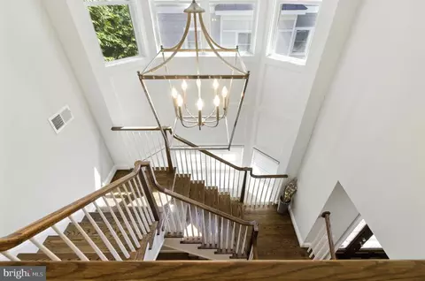 Entry Way - 6838 Saint Albans Rd, Mclean, VA 22101 photo 11 of 14