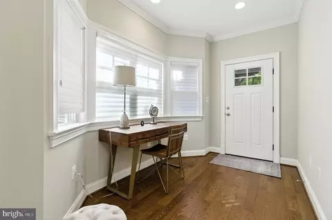 Entry Way - 6838 Saint Albans Rd, Mclean, VA 22101 photo 2 of 14