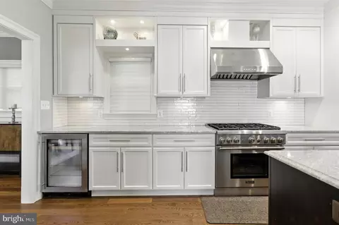 Kitchen - 6838 Saint Albans Rd, Mclean, VA 22101 photo 4 of 4