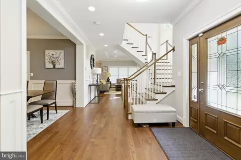 Entry Way - 6838 Saint Albans Rd, Mclean, VA 22101 photo 5 of 14