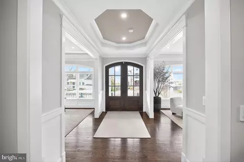 Entry Way - 6506 Chesterfield Ave, Mclean, VA 22101 photo 1 of 8