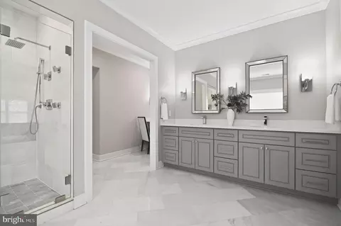 Bath - 6506 Chesterfield Ave, Mclean, VA 22101 photo 2 of 7