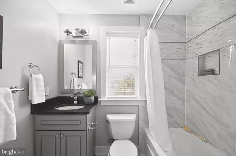 Bath - 6506 Chesterfield Ave, Mclean, VA 22101 photo 5 of 7