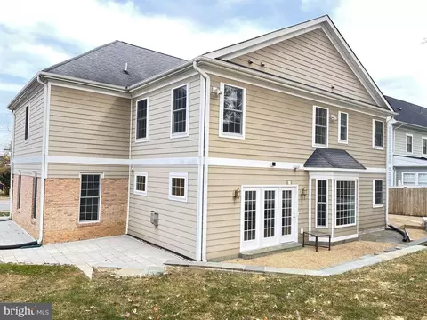 Exterior - 7212 Highland St, Springfield, VA 22150 photo 4 of 10
