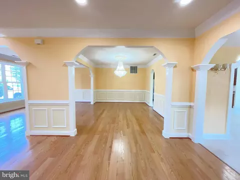 Entry Way - 7212 Highland St, Springfield, VA 22150 photo 3 of 12