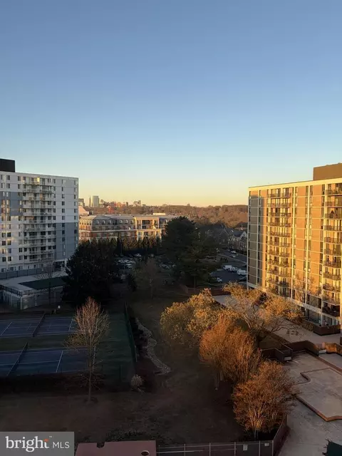 View/Area - 6800 Fleetwood Rd #1002, Mclean, VA 22101 photo 2 of 3