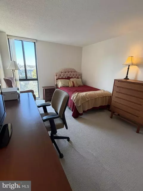 Bedroom - 6800 Fleetwood Rd #1002, Mclean, VA 22101 photo 1 of 4