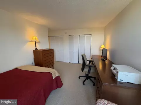 Bedroom - 6800 Fleetwood Rd #1002, Mclean, VA 22101 photo 3 of 4