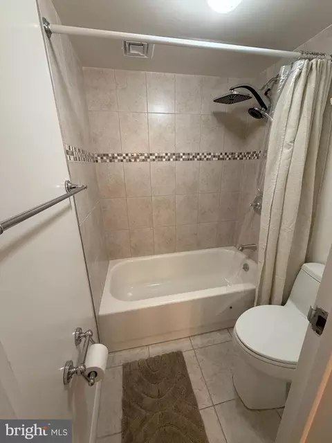 Bath - 6800 Fleetwood Rd #1002, Mclean, VA 22101 photo 2 of 2