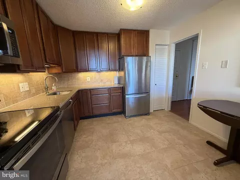 Kitchen - 6800 Fleetwood Rd #1002, Mclean, VA 22101 photo 1 of 2