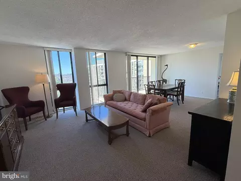 Living - 6800 Fleetwood Rd #1002, Mclean, VA 22101 photo 1 of 1