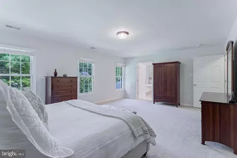 Bedroom - 6607 Tina Ln, Mclean, VA 22101 photo 2 of 4