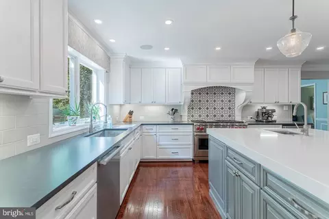 Kitchen - 6607 Tina Ln, Mclean, VA 22101 photo 5 of 5