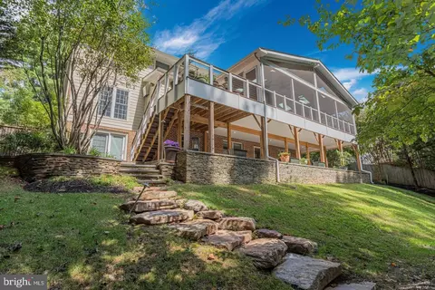 Exterior - 6607 Tina Ln, Mclean, VA 22101 photo 15 of 15