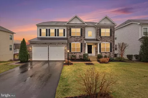 5575 James Young Way, Fairfax, VA 22032