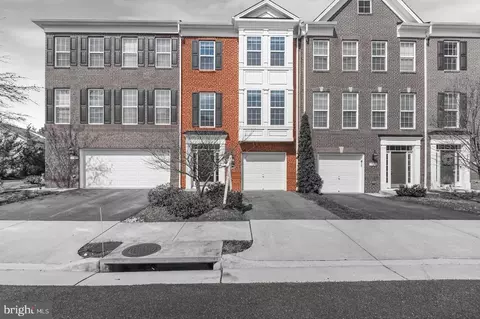 6262 Casdin Dr, Alexandria, VA 22310