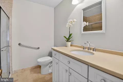 Bath - 7140 Hamor Ln, Springfield, VA 22153 photo 1 of 2