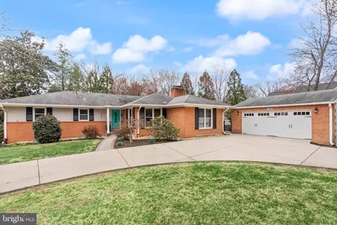 7920 W Boulevard Dr, Alexandria, VA 22308