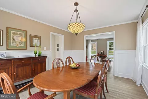 Dining - 11202 Cranbrook Ln, Oakton, VA 22124 photo 3 of 3