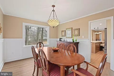 Dining - 11202 Cranbrook Ln, Oakton, VA 22124 photo 2 of 3