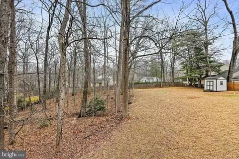 Exterior - 11202 Cranbrook Ln, Oakton, VA 22124 photo 7 of 8