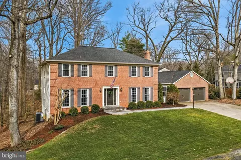 Exterior - 11202 Cranbrook Ln, Oakton, VA 22124 photo 2 of 8