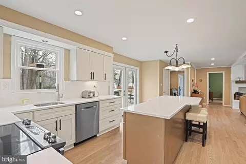 Kitchen - 11202 Cranbrook Ln, Oakton, VA 22124 photo 1 of 5