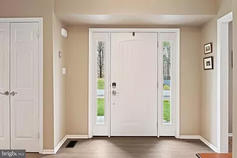 Entry Way - 11202 Cranbrook Ln, Oakton, VA 22124 photo 1 of 7