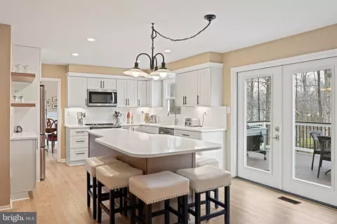 Kitchen - 11202 Cranbrook Ln, Oakton, VA 22124 photo 3 of 5
