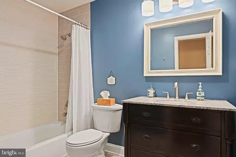 Bath - 11202 Cranbrook Ln, Oakton, VA 22124 photo 5 of 7
