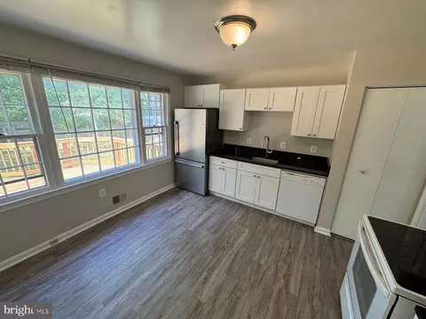 7918 Edinburgh Dr, Springfield, VA 22153 photo 15