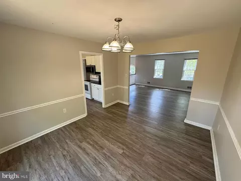 7918 Edinburgh Dr, Springfield, VA 22153 photo 12