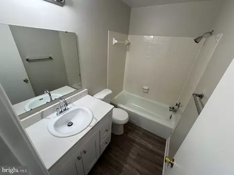 7918 Edinburgh Dr, Springfield, VA 22153 photo 19