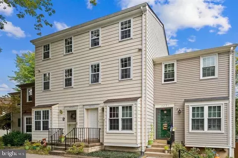 4223 Sauterne Ct, Chantilly, VA 20151