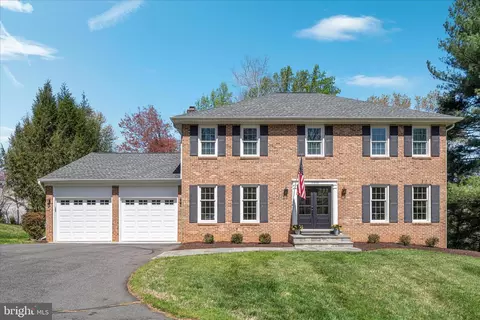 9910 Chase Hill Ct, Vienna, VA 22182
