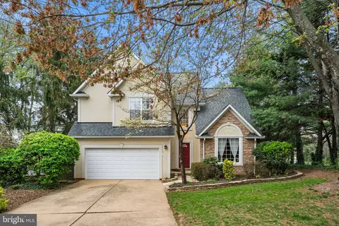 2784 Devonshire Garden Ct, Falls Church, VA 22042