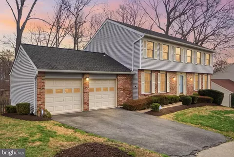 10302 Steamboat Landing Ln, Burke, VA 22015
