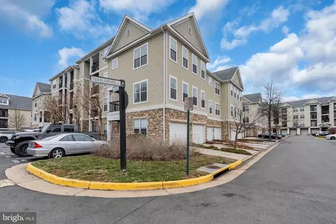 13399 T Connor Dr #T, Centreville, VA 20120
