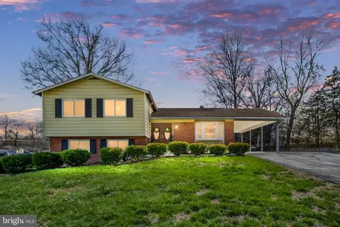 4401 Blyth Pl, Alexandria, VA 22309