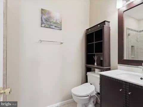 Bath - 13480 Stanton Pl, Herndon, VA 20171 photo 1 of 4