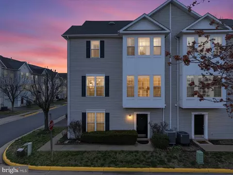 Exterior - 13480 Stanton Pl, Herndon, VA 20171 photo 2 of 7