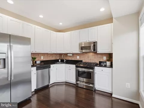 Kitchen - 13480 Stanton Pl, Herndon, VA 20171 photo 4 of 4