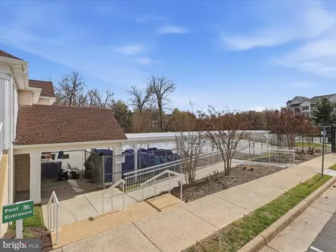 Exterior - 13480 Stanton Pl, Herndon, VA 20171 photo 6 of 7