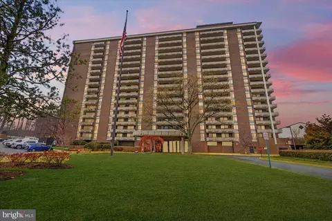 1800 Old Meadow Rd #1204, Mclean, VA 22102