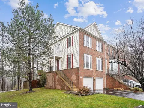 4201 Lower Park Dr, Fairfax, VA 22030