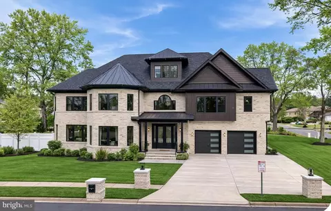 14700 Cranoke St, Centreville, VA 20120
