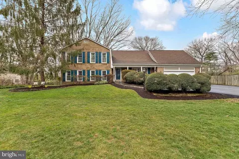 2698 Linda Marie Dr, Oakton, VA 22124