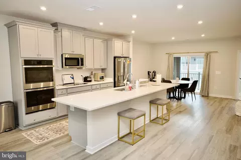 4619 Olivine Dr, Chantilly, VA 20151